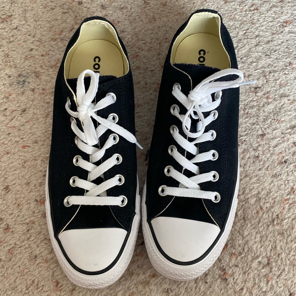 Converse women’s Chuck Taylor all star